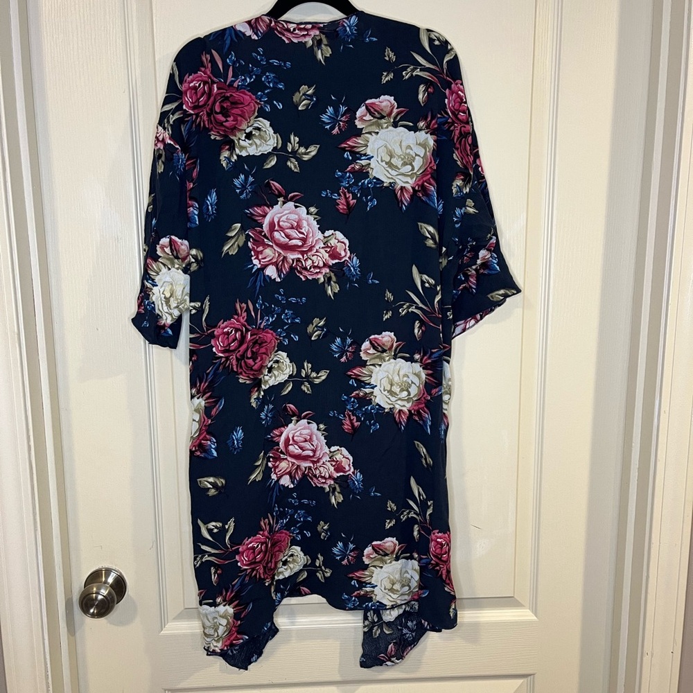 Lightweight Floral Long Kimono - Picture 6 of 6